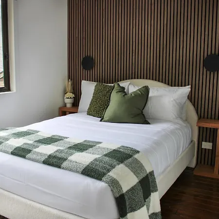 12 Arawata Hotel